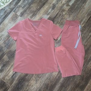FIGS womens scrub set mauve catrina top zamora high waisted joggers